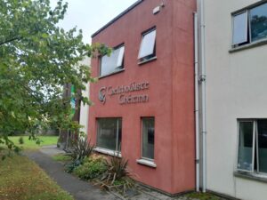Gaelcholaiste Cheitinn front building